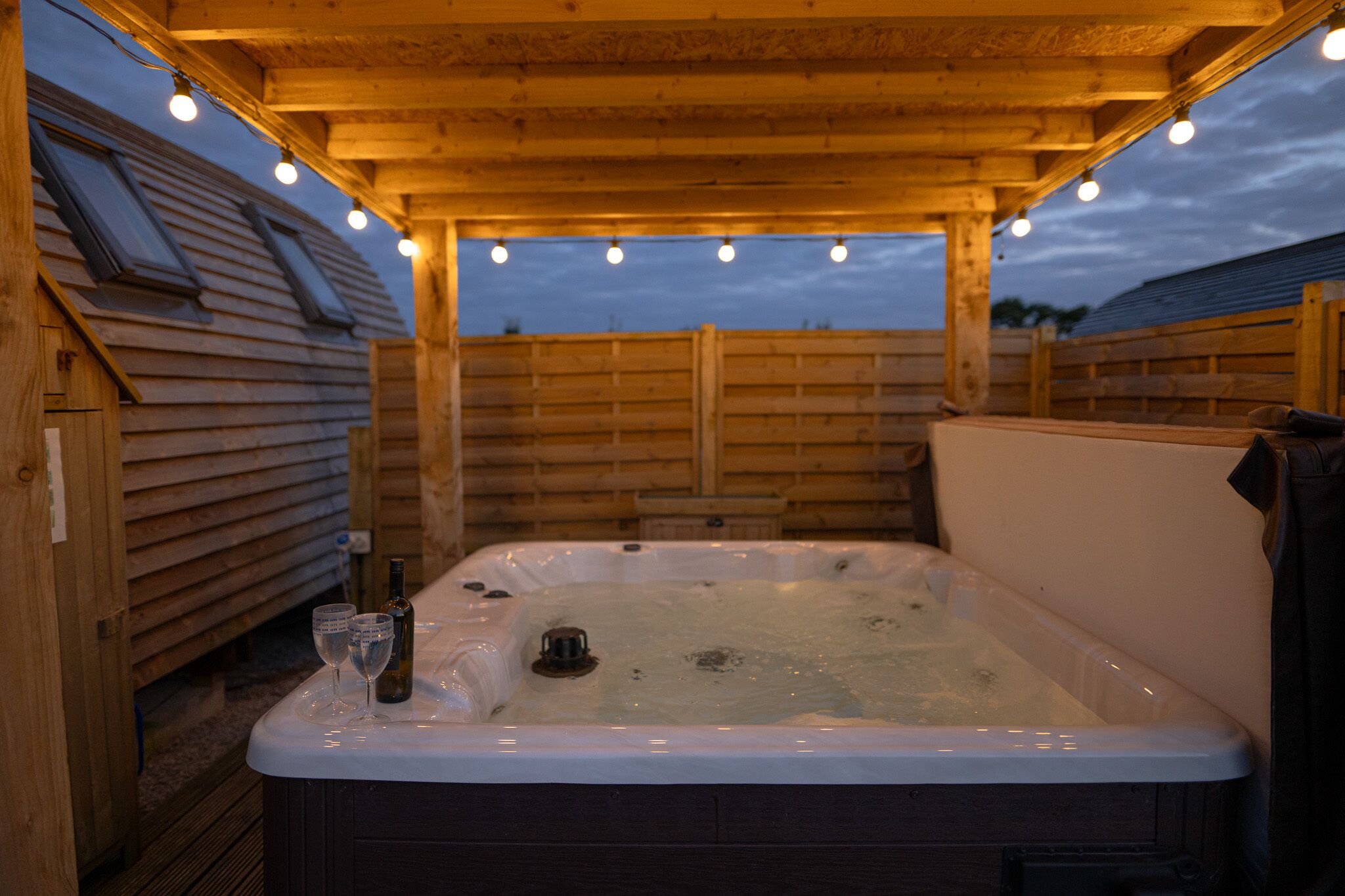 Outdoor spa tub