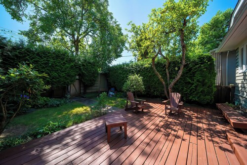 Charming 3-bedroom villa with WiFi and AC in amazing Vancouver