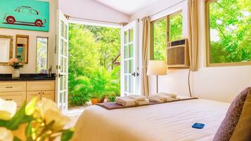 1 bedroom, desk, iron/ironing board, WiFi (free)