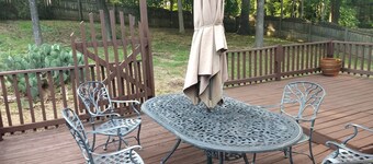 4-bedroom house in marvelous Matthews, 15 Minutes from Uptown Charlotte