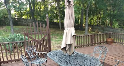 4-bedroom house in marvelous Matthews, 15 Minutes from Uptown Charlotte