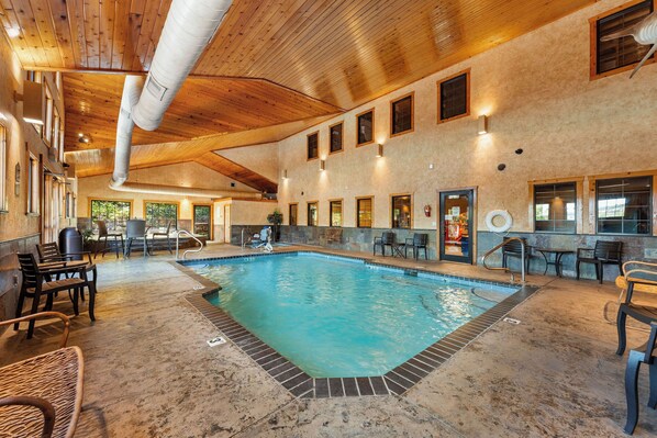 Una piscina techada, una piscina climatizada