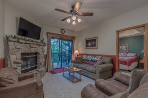 Fireplace, DVD player, video library - 2BR Village At Indian Point 1007 near SDC-Free Tickets Daily up to $500 (Branson)
