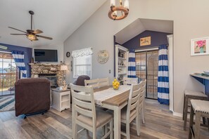 Dining - 2BR Village At Indian Point 1212 near SDC - Free Tickets Daily up to $500 (Branson)