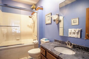 Shower, jetted bath, hair dryer, towels - 2BR Village At Indian Point 1305 near SDC - Free Tickets Daily up to $500 (Branson)