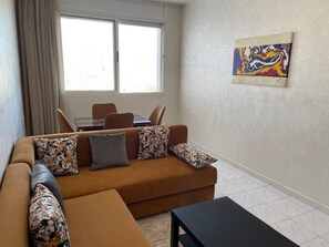 TV - Apartment Melines 2 in the center of Casablanca (Casablanca)