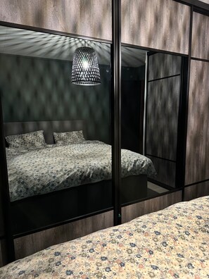 Apartamento | 2 quartos, Wi-Fi de cortesia, roupa de cama