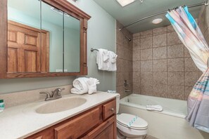 Shower, jetted bath, hair dryer, towels - 2BR Village At Indian Point 1604 near SDC - Free Tickets Daily up to $500 (Branson)
