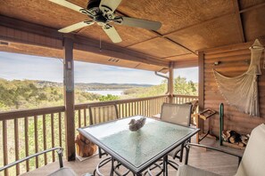 Outdoor dining - 2BR+Loft Village At Indian Point 1912 near SDC- Free Tickets Daily up to $500 (Branson)