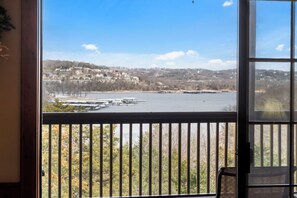 Interior - 2BR Village At Indian Point 1607 near SDC - Free Tickets Daily up to $500 (Branson)