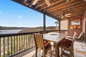 Outdoor dining - 2BR Village At Indian Point 1608 near SDC - Free Tickets Daily up to $500 (Branson)