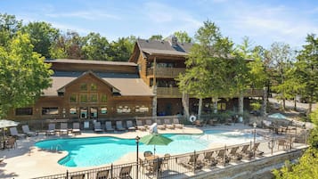 Piscine couverte, piscine chauffée