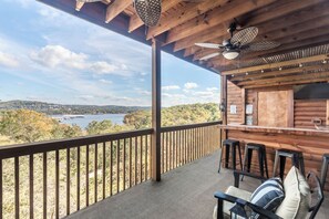 Property grounds - 2BR Village At Indian Point 1707 near SDC - Free Tickets Daily up to $500 (Branson)