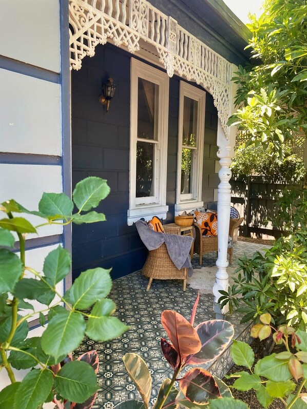 Exterior detail - Victorian Ground FL Apartment, Pool, Sauna & BBall (Yarraville)