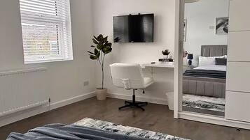 2 bedrooms, iron/ironing board, travel cot, WiFi