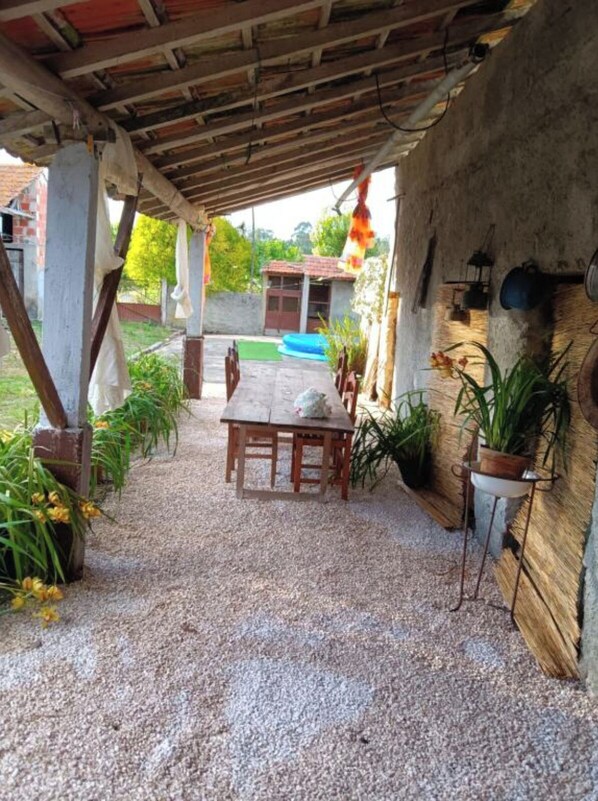 Terrace/patio - CASA DA VOVÓ CÉU - Gandaresa Country House - 15 minutes by car Praia Mira (Cantanhede)