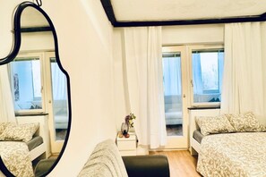 1 bedroom, bed sheets