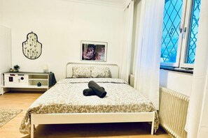 1 bedroom, WiFi, bed sheets