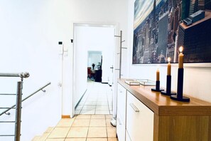 Interior - Charming Room for 3, 16 Minutes to Blumengärten (Vienna)