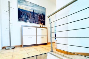 Interior - Charming Room for 3, 16 Minutes to Blumengärten (Vienna)