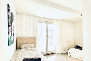 1 dormitorio y ropa de cama