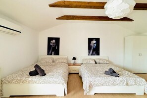 1 habitación y ropa de cama