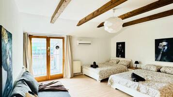 1 bedroom, bed sheets