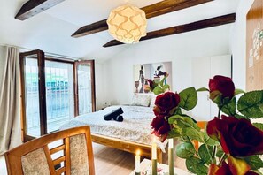 1 dormitorio y ropa de cama