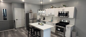 3-bedroom apartment in amazing Philadelphia with AC, WiFi