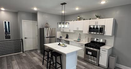 3-bedroom apartment in amazing Philadelphia with AC, WiFi