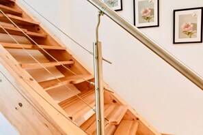 Unclassified image, 2 of 45, button - Spacious Two Level 4BR Apartment Very Central. (Wien)