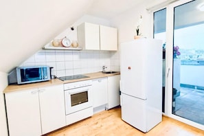 Private kitchen - Delightful 2 Level 2BR Apt in central location (Wien)