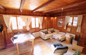 TV, fireplace - Charming little cottage on two floors, welcoming and friendly with a magnificent panoramic view, for (Chandolin)