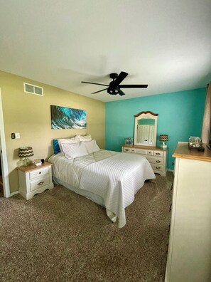 3 bedrooms, desk, iron/ironing board, free WiFi