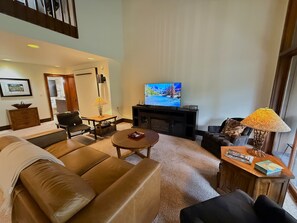 TV, DVD player, books, stereo