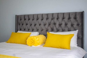 4 bedrooms, iron/ironing board, free WiFi, bed sheets