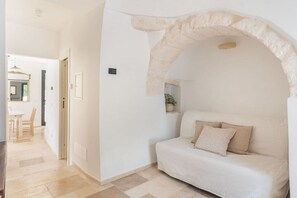 Living area - Trullo Juno - Luxury Trullo with salt-water private pool (Ostuni)