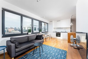 TV - Skowronia Modern Apartment (Kraków)