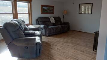 智能電視、DVD 播放機、書籍、影像庫