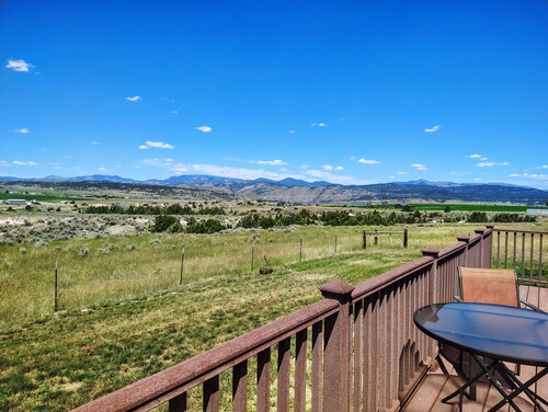 Ranches, Lakes, Mountains & the Great Outdoors. Bring Your Horses Pasture Onsite