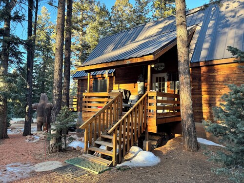 Luxury Bear Retreat Cabin in Duck Creek Village, UT