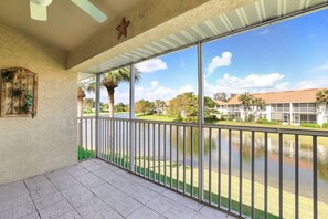 Interior - Comfortable 2-bedroom condo in North Naples equipped with WiFi and gym (Naples)