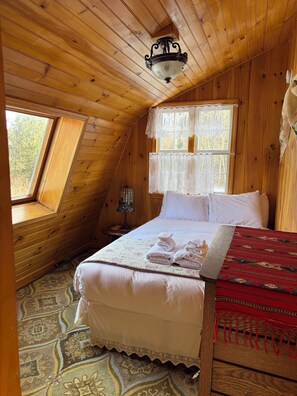 5 bedrooms, free WiFi, bed sheets - Cozy 5-bedroom barn style home in Jamaica, with a sauna. (Jamaica)