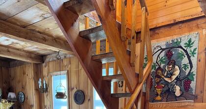 Cozy 5-bedroom barn style home in Jamaica, with a sauna.