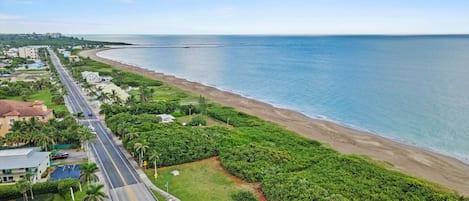 Vlak bij het strand