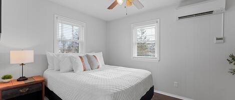2 bedrooms, WiFi (free), bed sheets