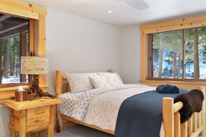 3 bedrooms, travel crib, free WiFi, bed sheets