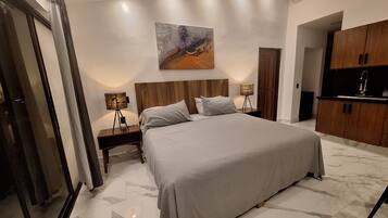 1 dormitorio, escritorio, wifi gratis y ropa de cama