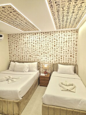 Habitación Confort con 1 cama doble o 2 individuales, vistas a la montaña | Sistema de insonorización y wifi gratis