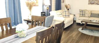 Charming 2-bedroom condo with WiFi, AC in phenomenal Niagara Falls